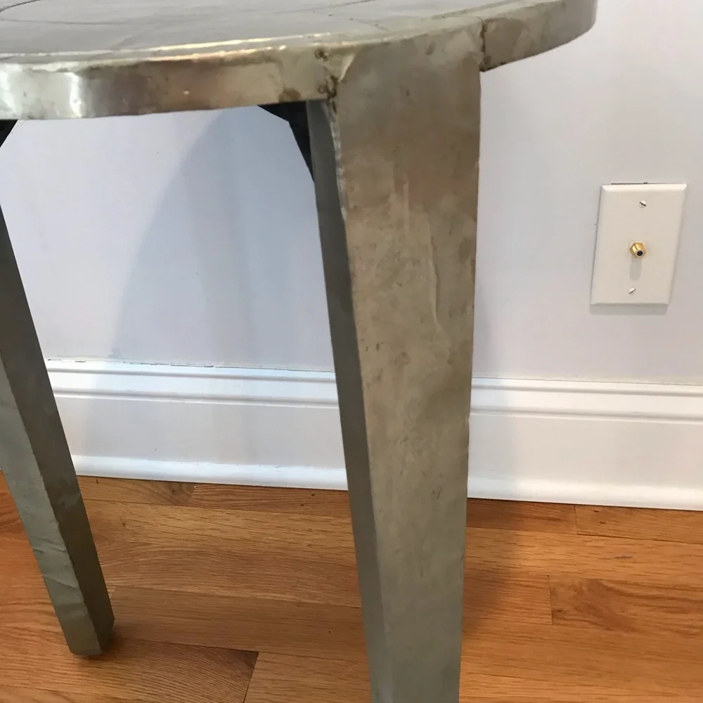 West Elm round table 20” tall